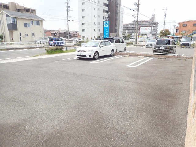 ソレイユ高前 1階 駐車場