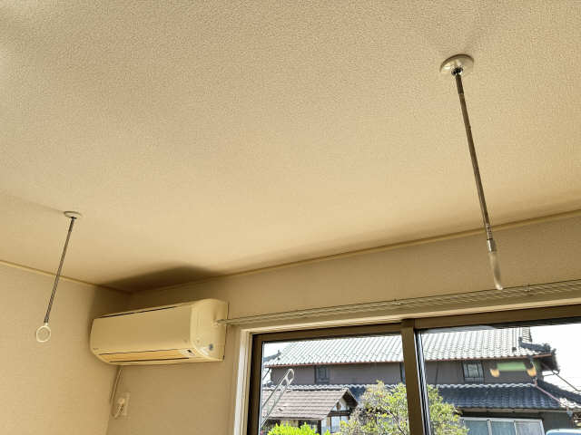 室内物干し竿かけ