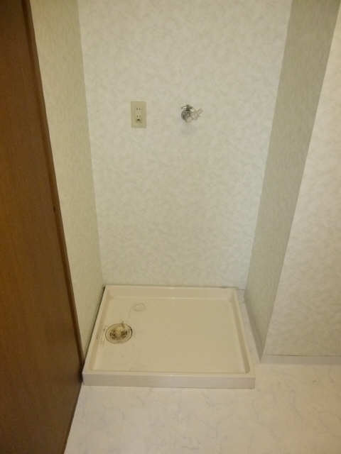 メゾンファミーユ 4階 洗濯機スペース