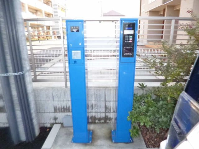 電気自動車充電器