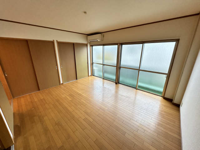 コーポ岡田 2階 洋室