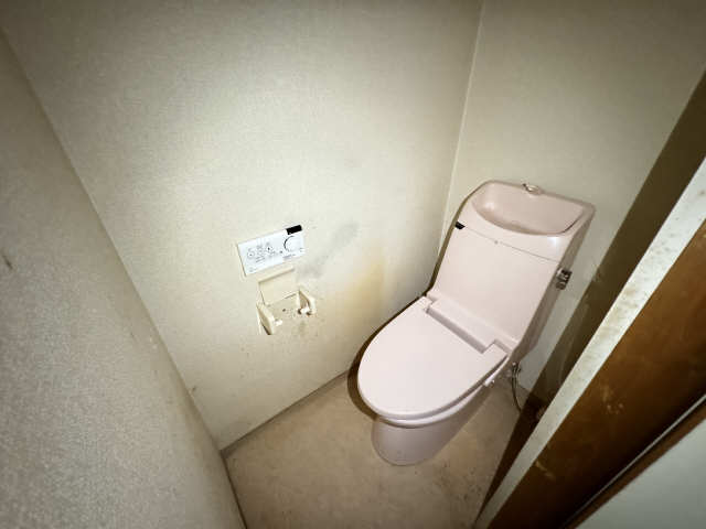 WC（修繕前）