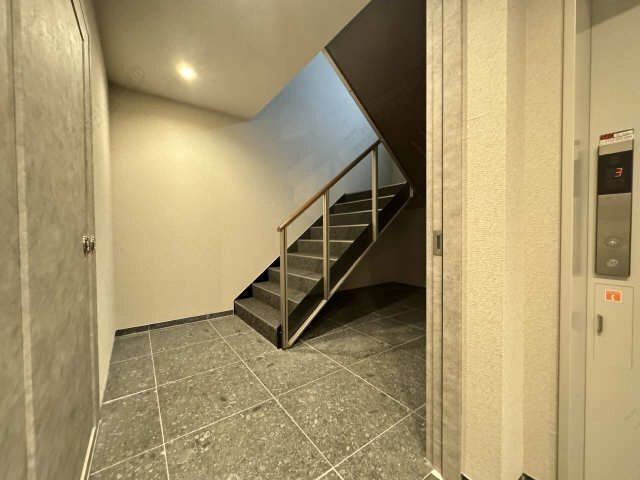 共用階段（１階）