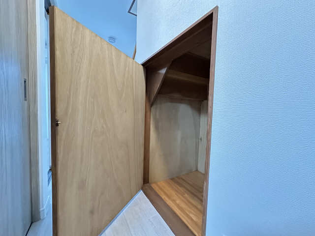 階段下収納