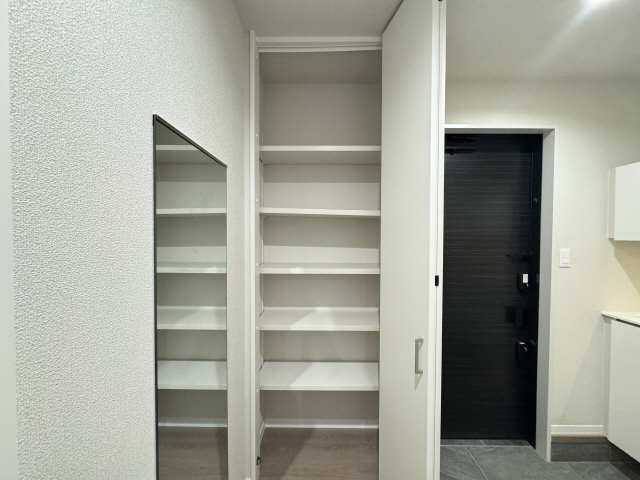 収納（玄関前）