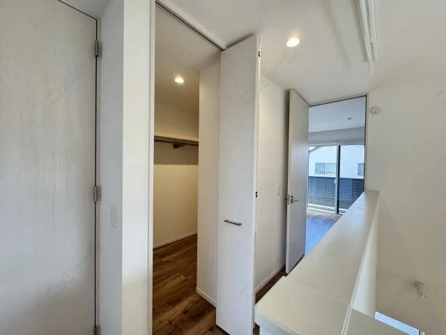 収納（２階通路）