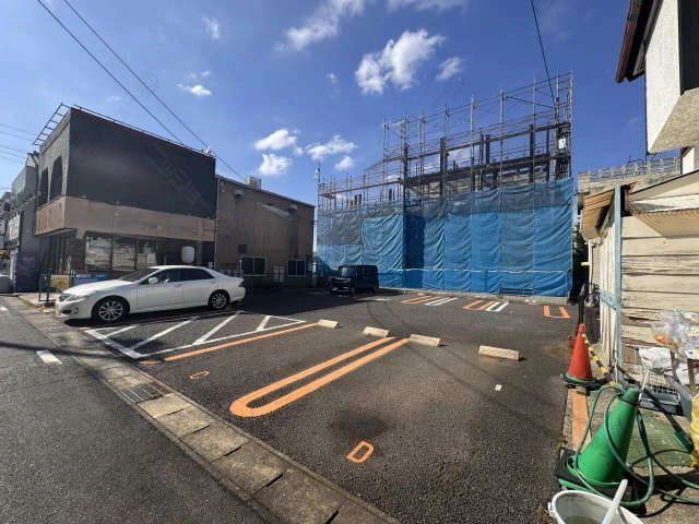 駐車場（敷地外西）