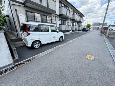 ウィング青山II 2階 駐車場