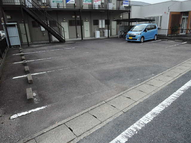 メゾンド池田 1階 駐車場