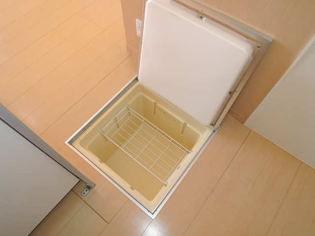 床下収納庫