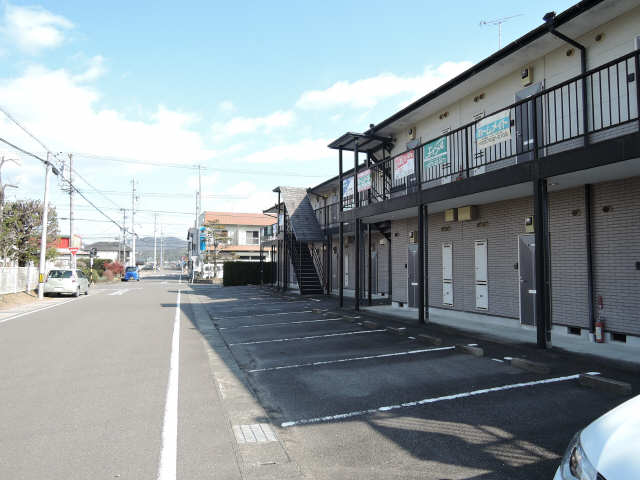 エクセル 1階 駐車場