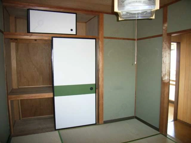 北側和室・収納