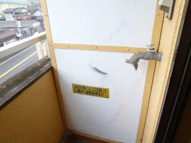 ベランダ洗濯機置場