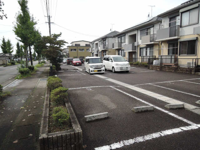 ドミールエスト　Ａ 2階 駐車場