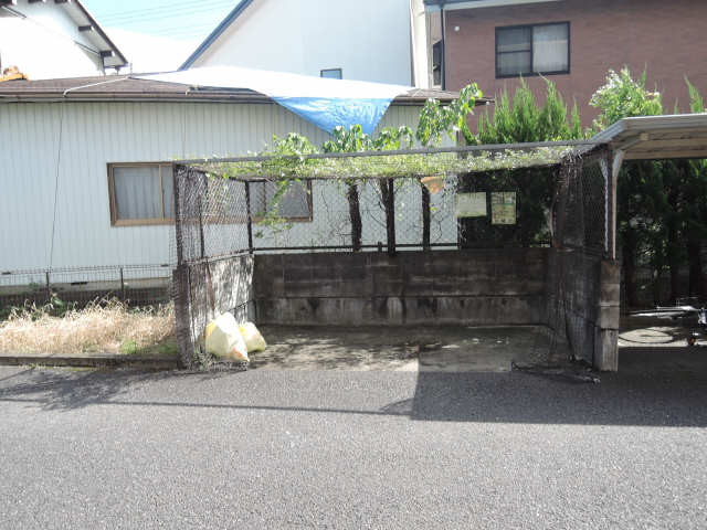 ゴミ捨て場