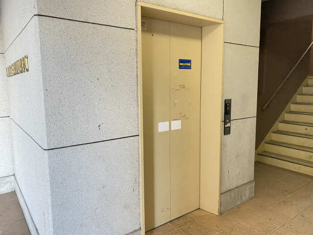 サンライズファミリアⅡ 1階 エレベーター