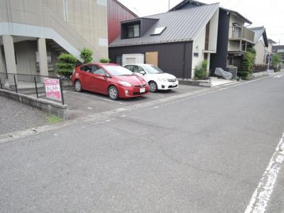 ハイム ユング 1階 駐車場