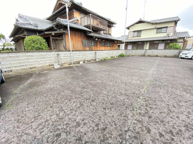 シャンピア松阪 3階 駐車場