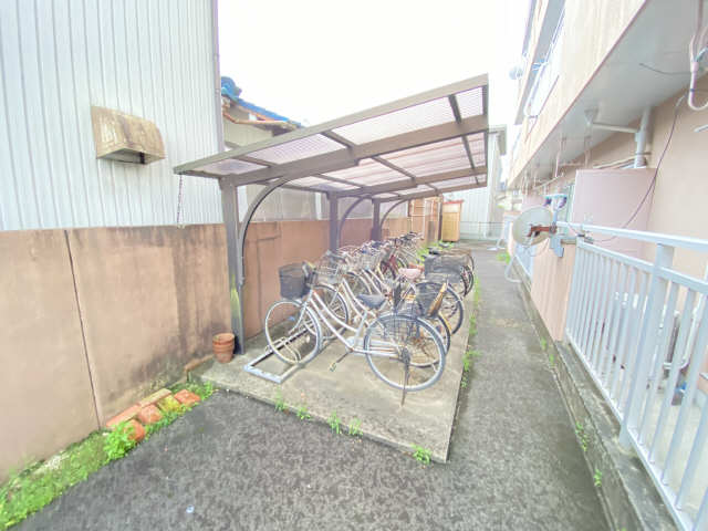 シャンピア松阪 3階 駐輪場