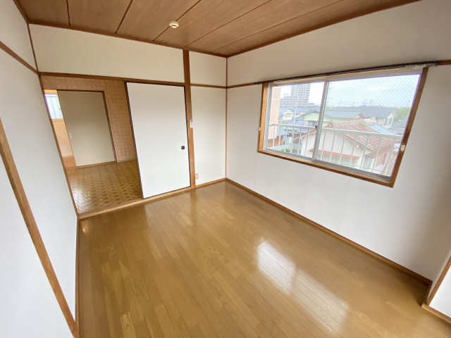 シャンピア松阪 3階 洋室