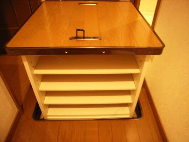 床下収納型下駄箱