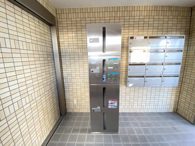 宅配ボックス