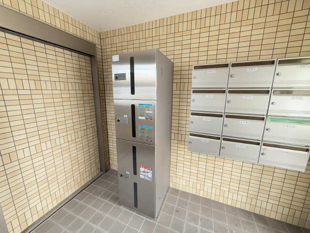 宅配ボックス