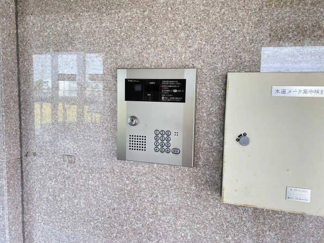 セキュ  リティ