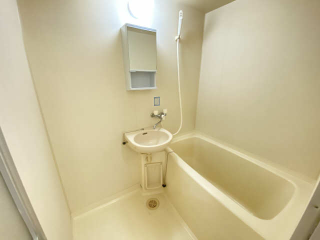 ロータリービルド松阪 6階 浴室