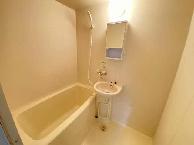ロータリービルド松阪 5階 浴室