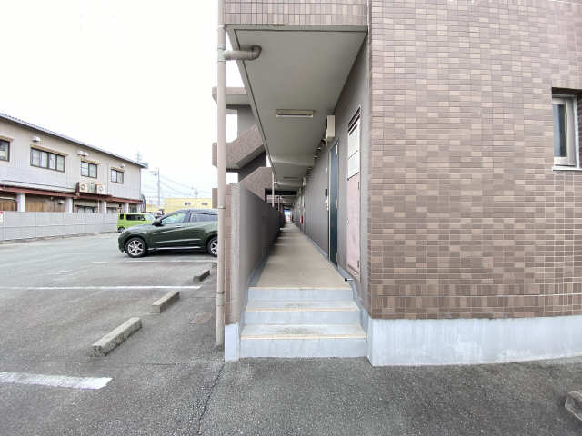 アンジュー 1階 通路