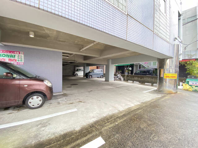 中央マンション松阪 2階 駐車場