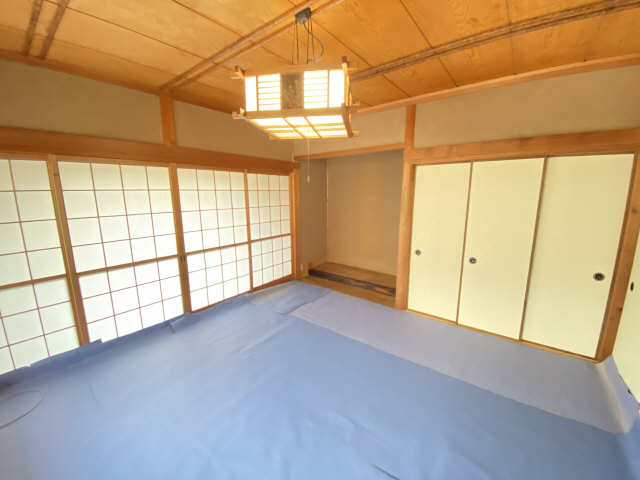 ８帖和室