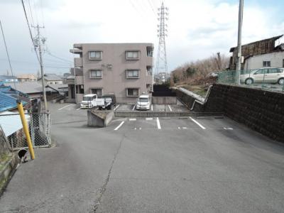 サンライズ駅部田 3階 駐車場