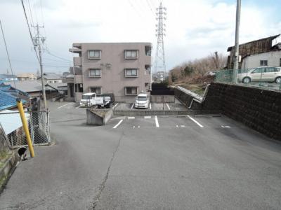 サンライズ駅部田 2階 駐車場