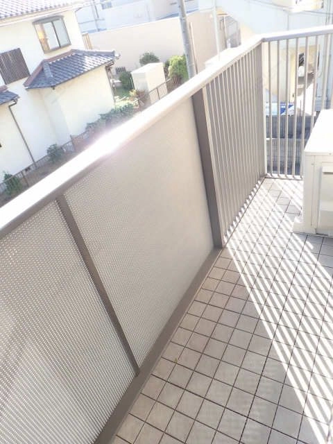 バ  ルコニー