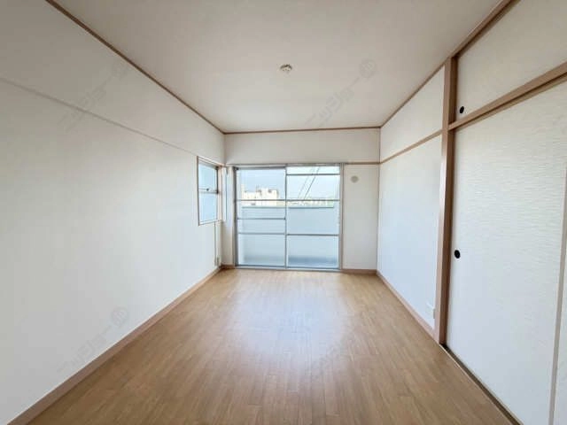 南東洋室