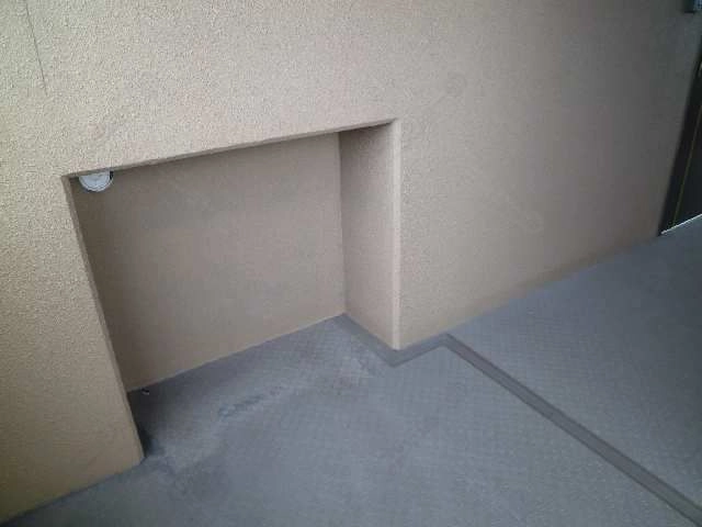 北側エアコン室外機置