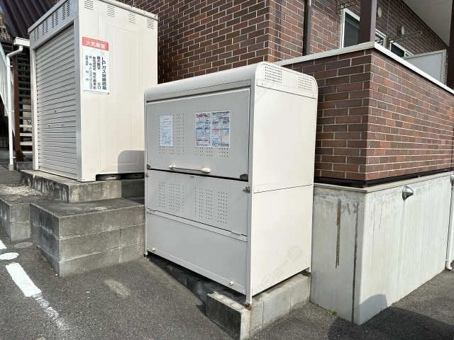 敷地内ごみ置き場