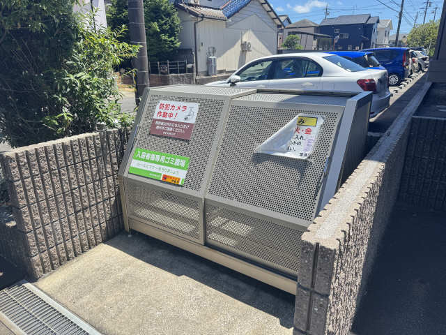 敷地内ゴミ置場