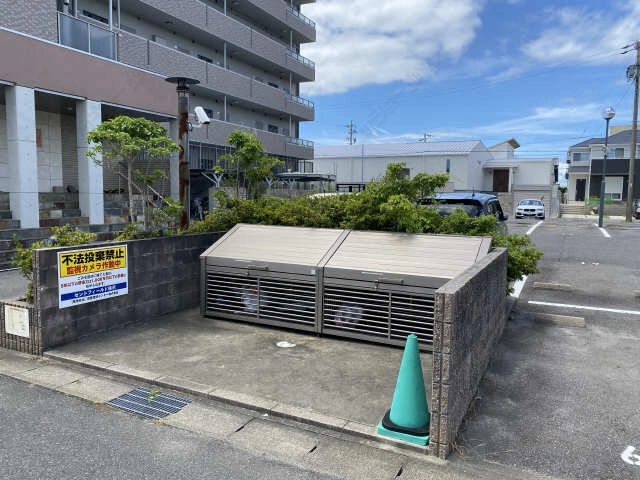 敷地内ゴミ置場