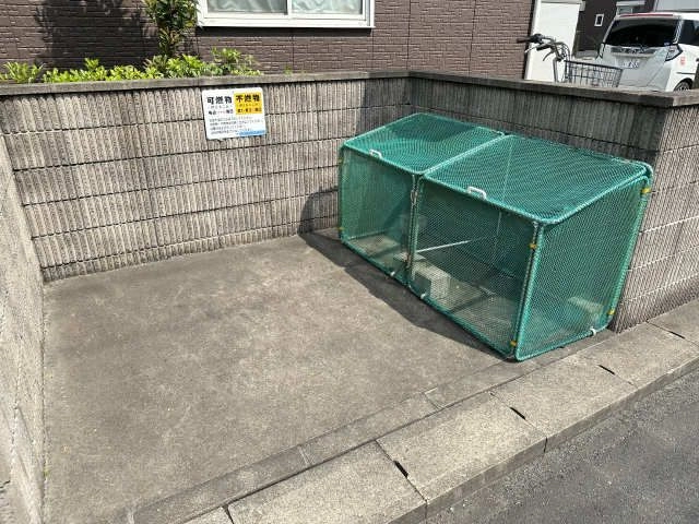 敷地内ゴミ置場