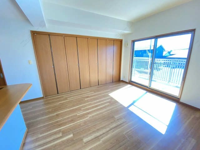 リビング～洋室可変折り戸