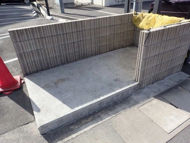 敷地内ゴミ置場