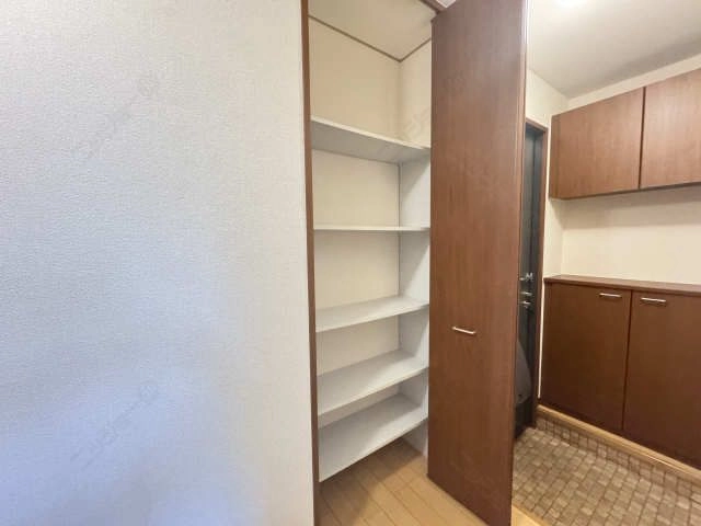 廊下収納棚