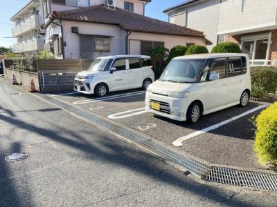 ノーヴァ 1階 駐車場