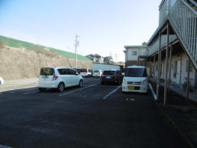 サンライト杉山 2階 駐車場