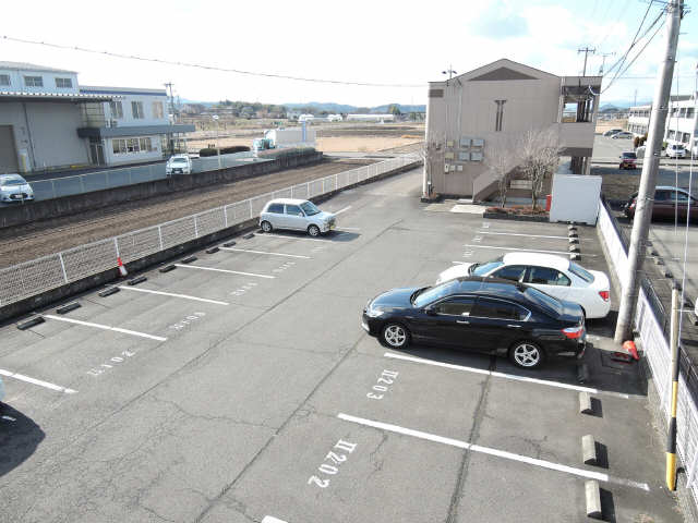 ラヴェールエスポアⅠ 2階 駐車場