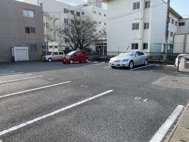 プレステージ 2階 駐車場