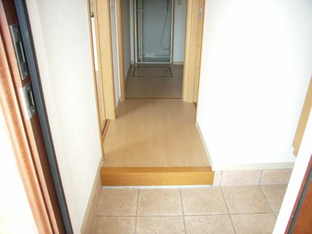 中部屋玄関